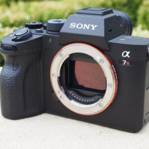 Sony Alpha 7R IV BODY 35 mm Full-Frame Mirrorless Camera with 61.0 MP