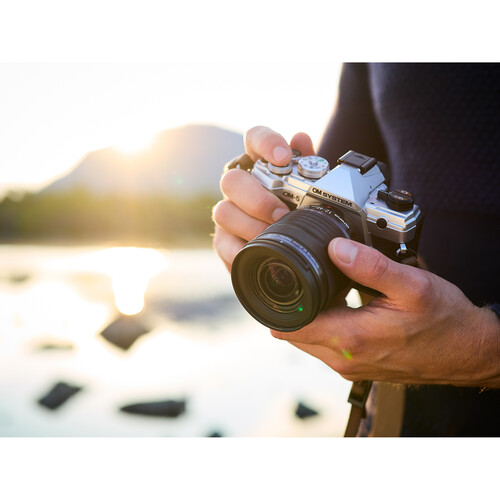 OM SYSTEM OM-5 Mirrorless Camera (Black) - Image 8