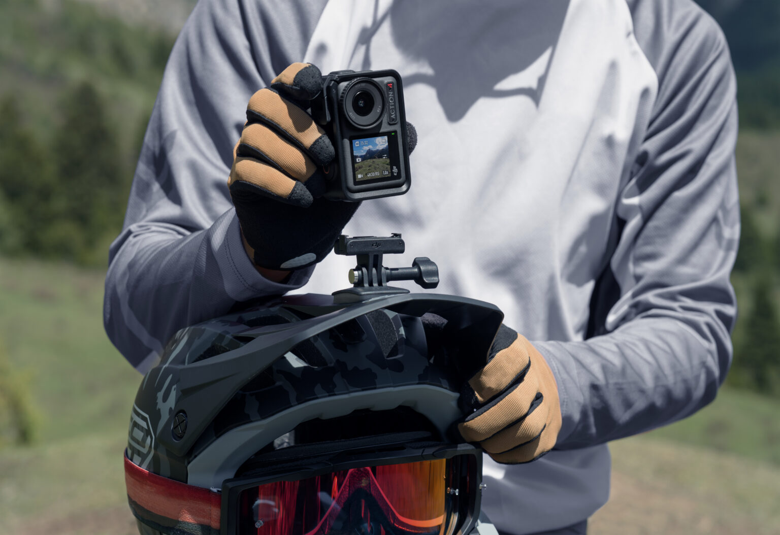 DJI Osmo Action 4 Camera Adventure Combo - Image 11