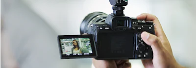 Sony Alpha 7M4K 28-70 mm Mirrorless Camera - Image 11