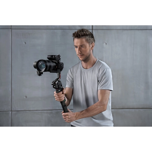 DJI RS3 Pro Combo Gimbal Stabilizer - Image 2