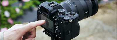 Sony Alpha 7M4K 28-70 mm Mirrorless Camera - Image 4