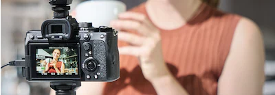 Sony Alpha 7M4K 28-70 mm Mirrorless Camera - Image 8