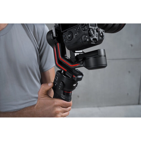DJI RS3 Pro Combo Gimbal Stabilizer - Image 9