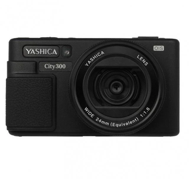 YASHICA City 300 Digital Camera with Quick Flashlight Black