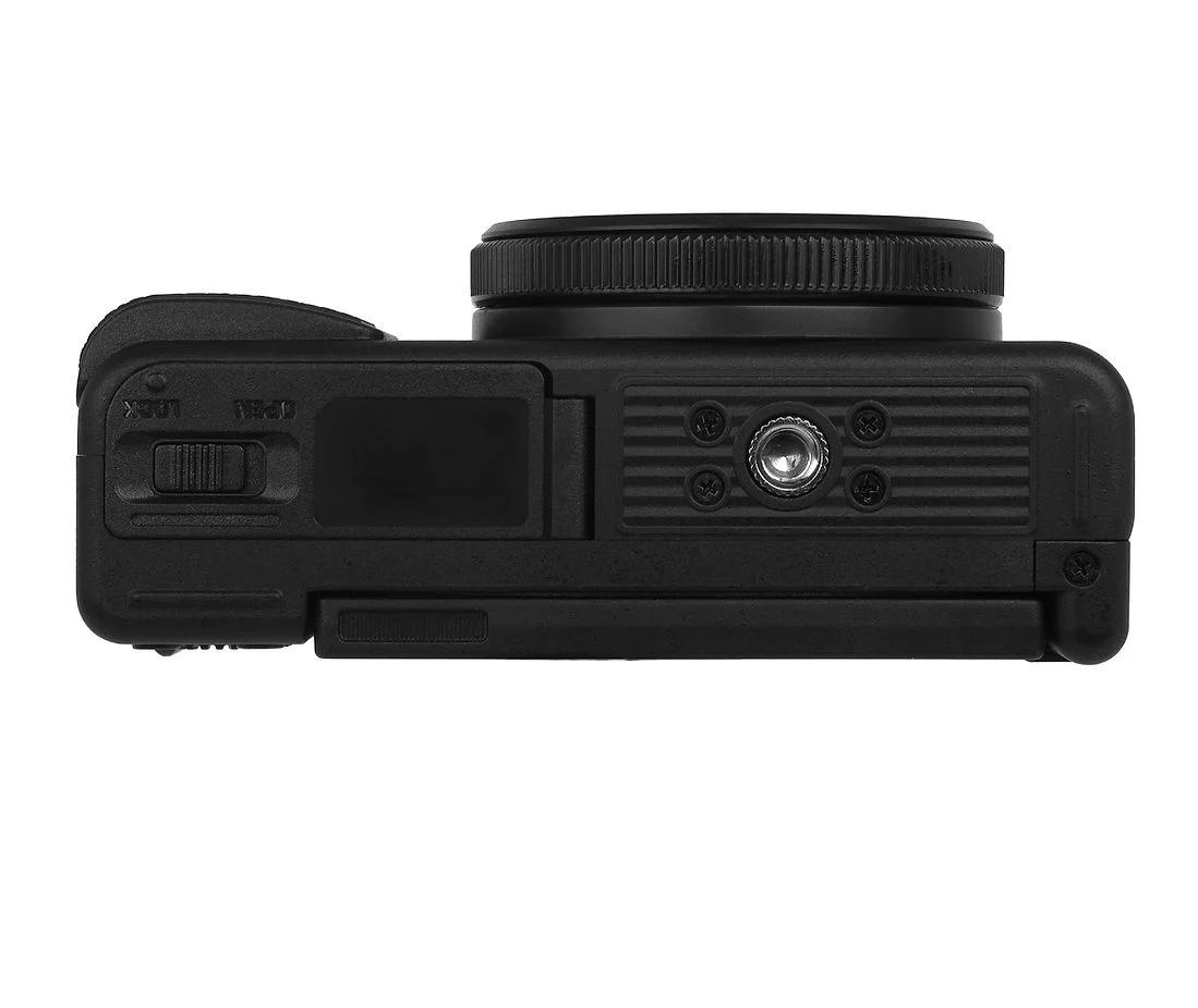 YASHICA City 300 Digital Camera with Quick Flashlight Black - Image 3