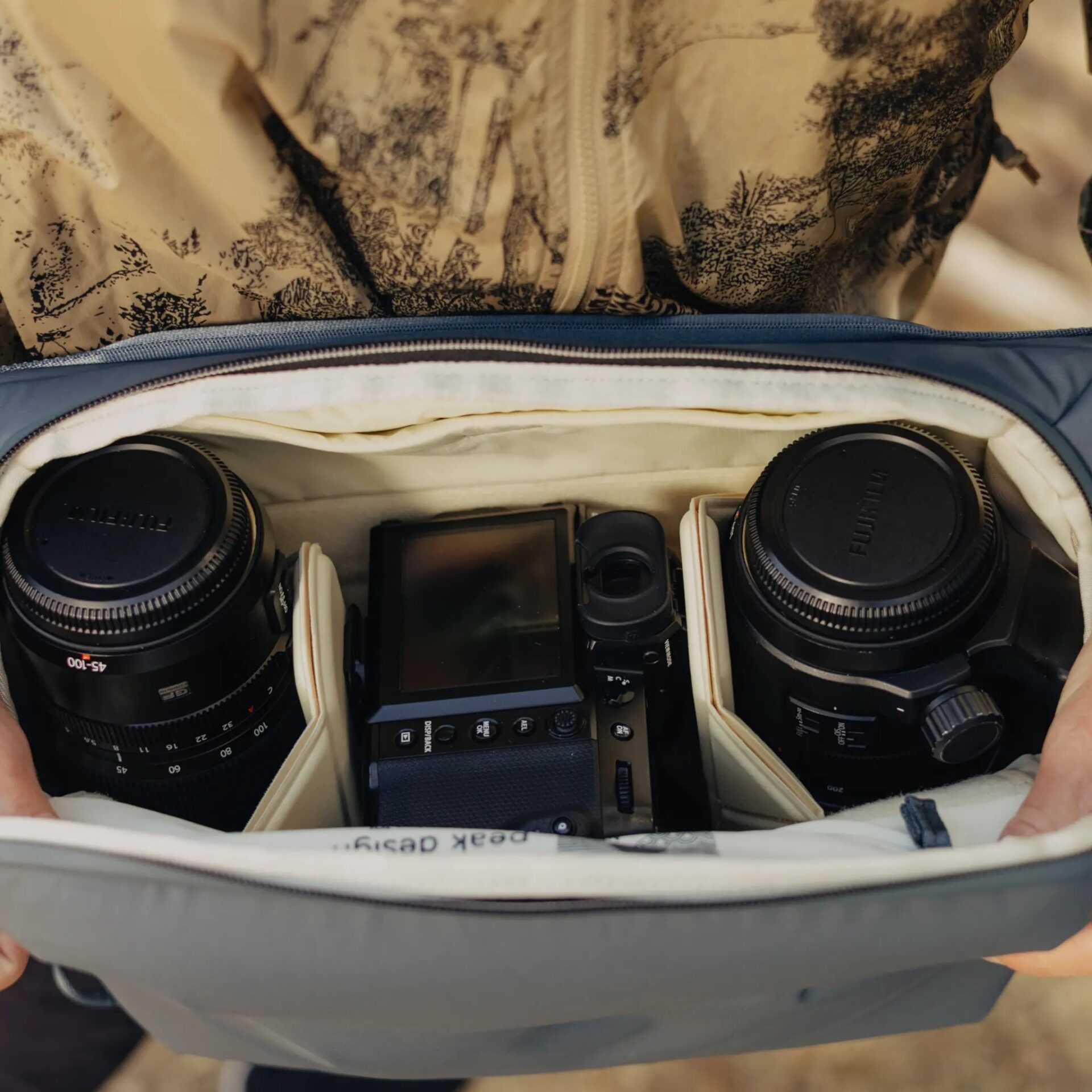 Peak Design Everyday Sling V2 10L – DSLR & Mirrorless Camera Sling - Image 3