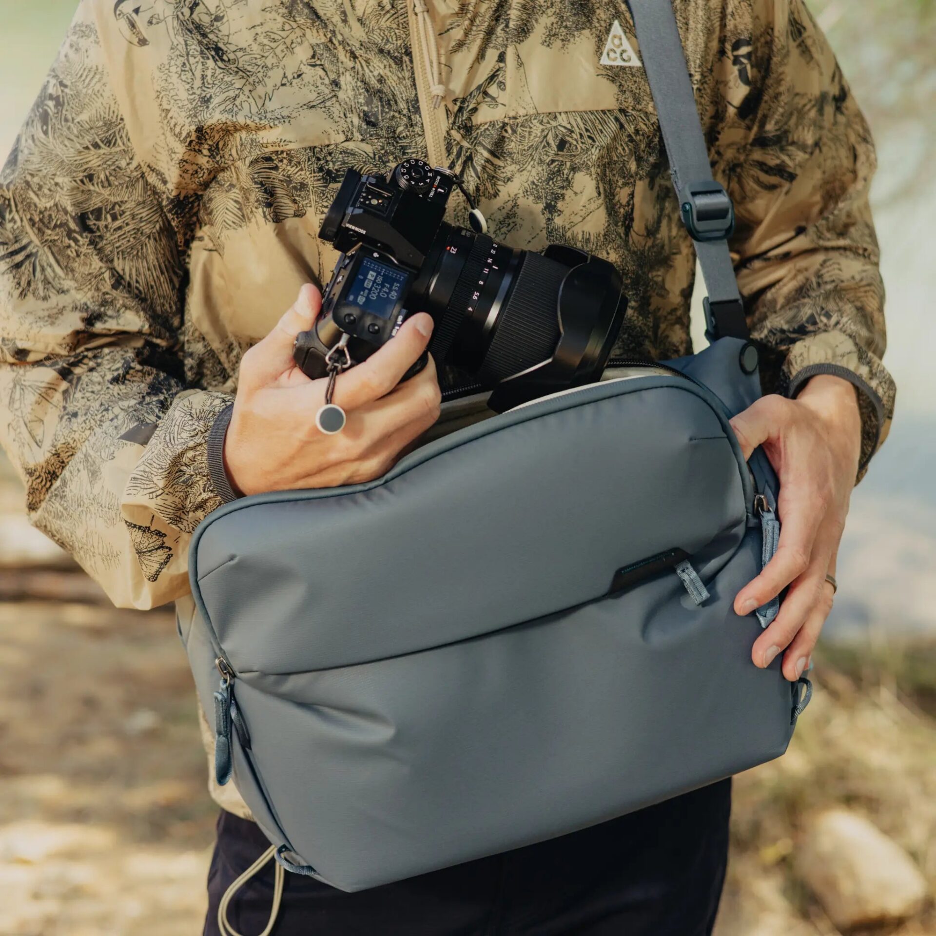 Peak Design Everyday Sling V2 10L – DSLR & Mirrorless Camera Sling - Image 4