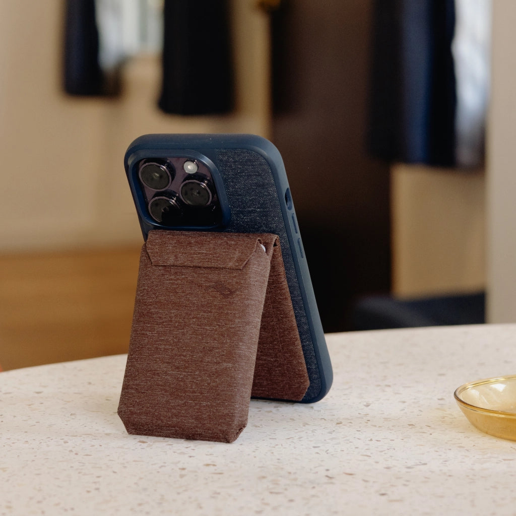 Peak Design Mobile Wallet Stand - Image 4
